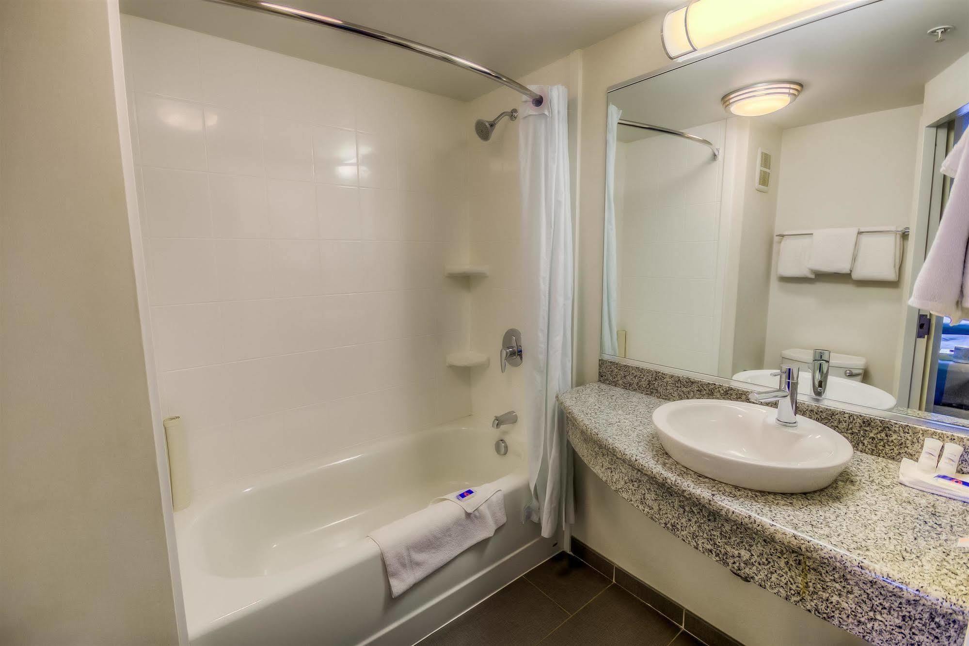 Motel 6-Estevan, SK Buitenkant foto