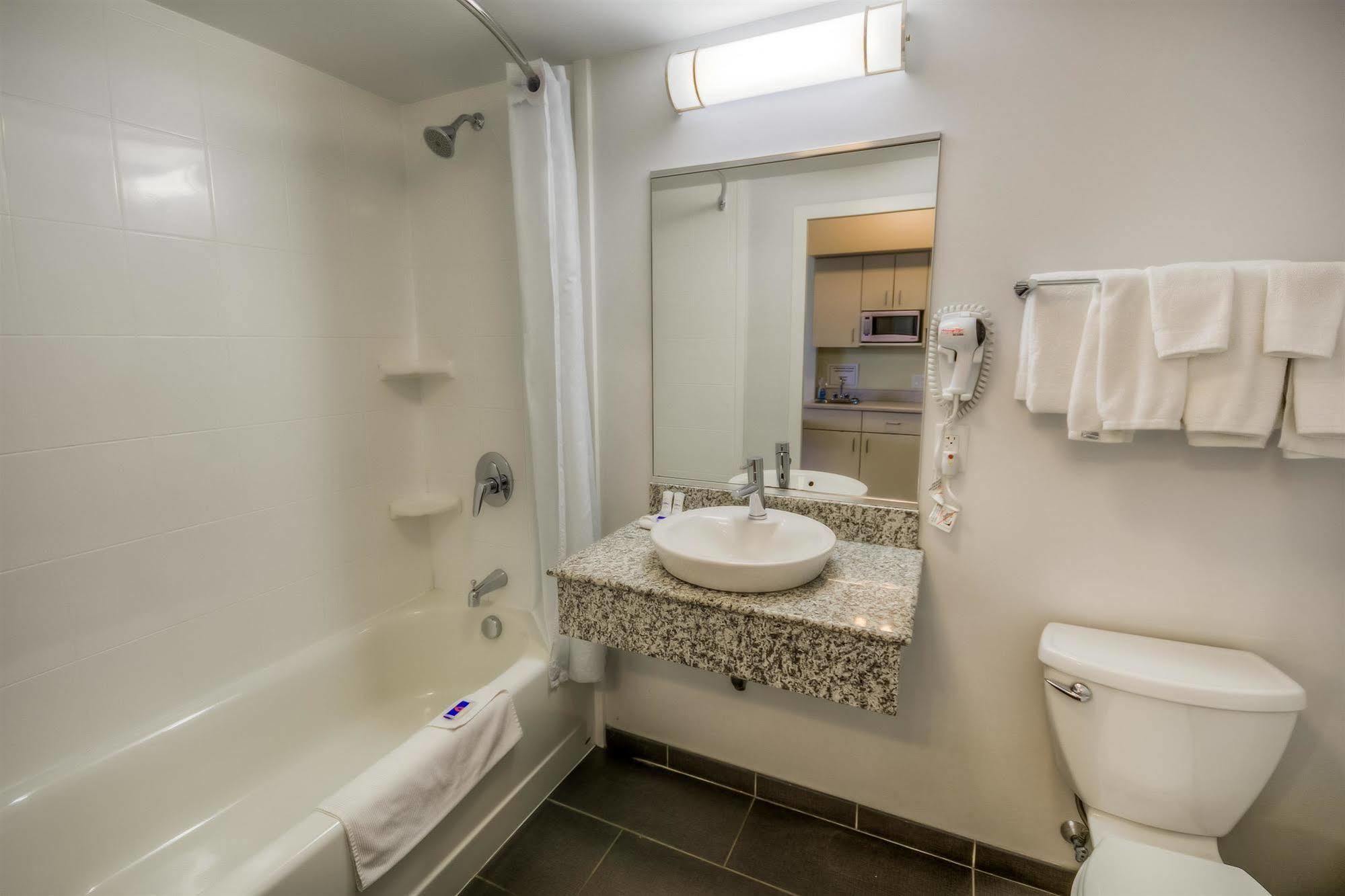 Motel 6-Estevan, SK Buitenkant foto