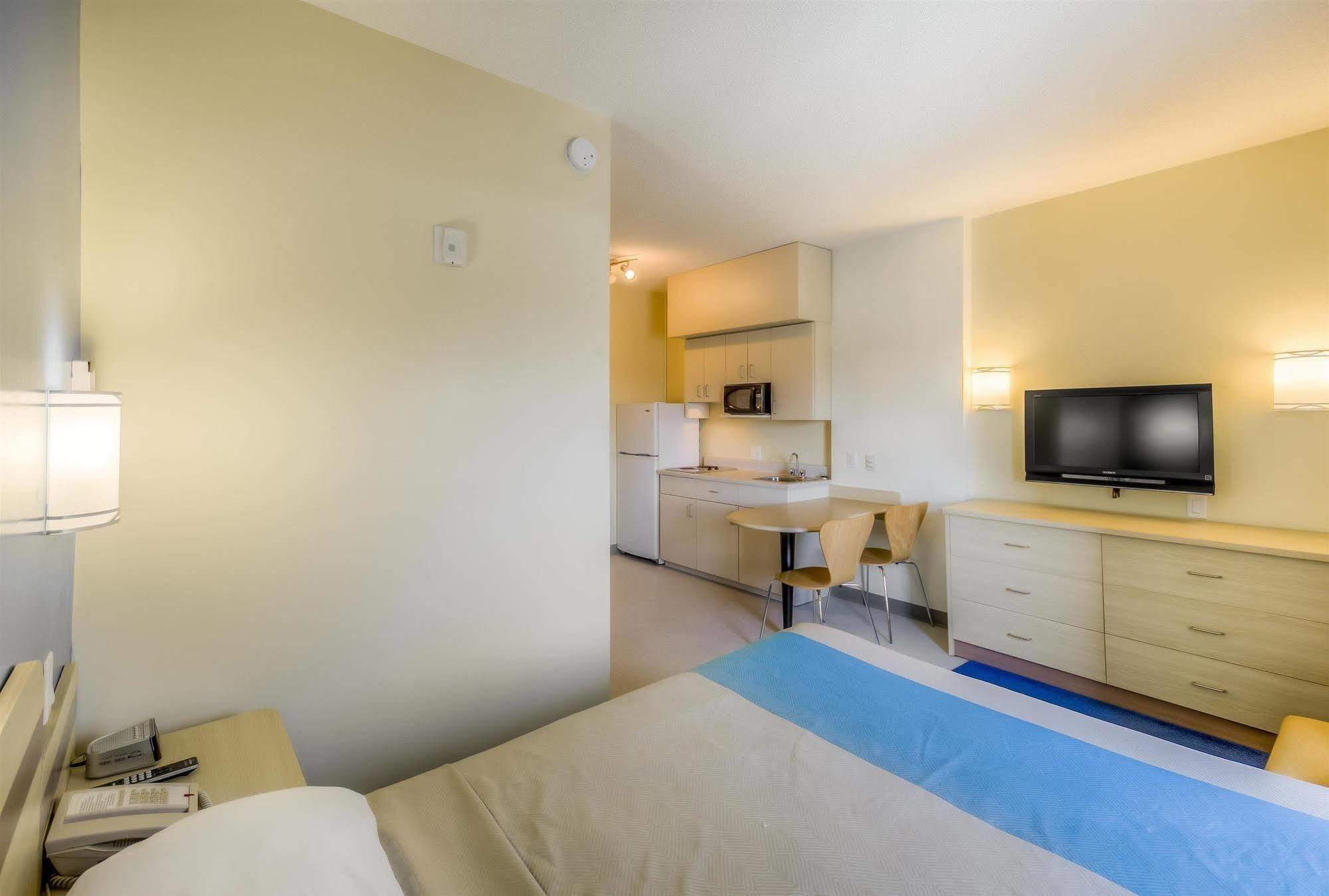 Motel 6-Estevan, SK Buitenkant foto