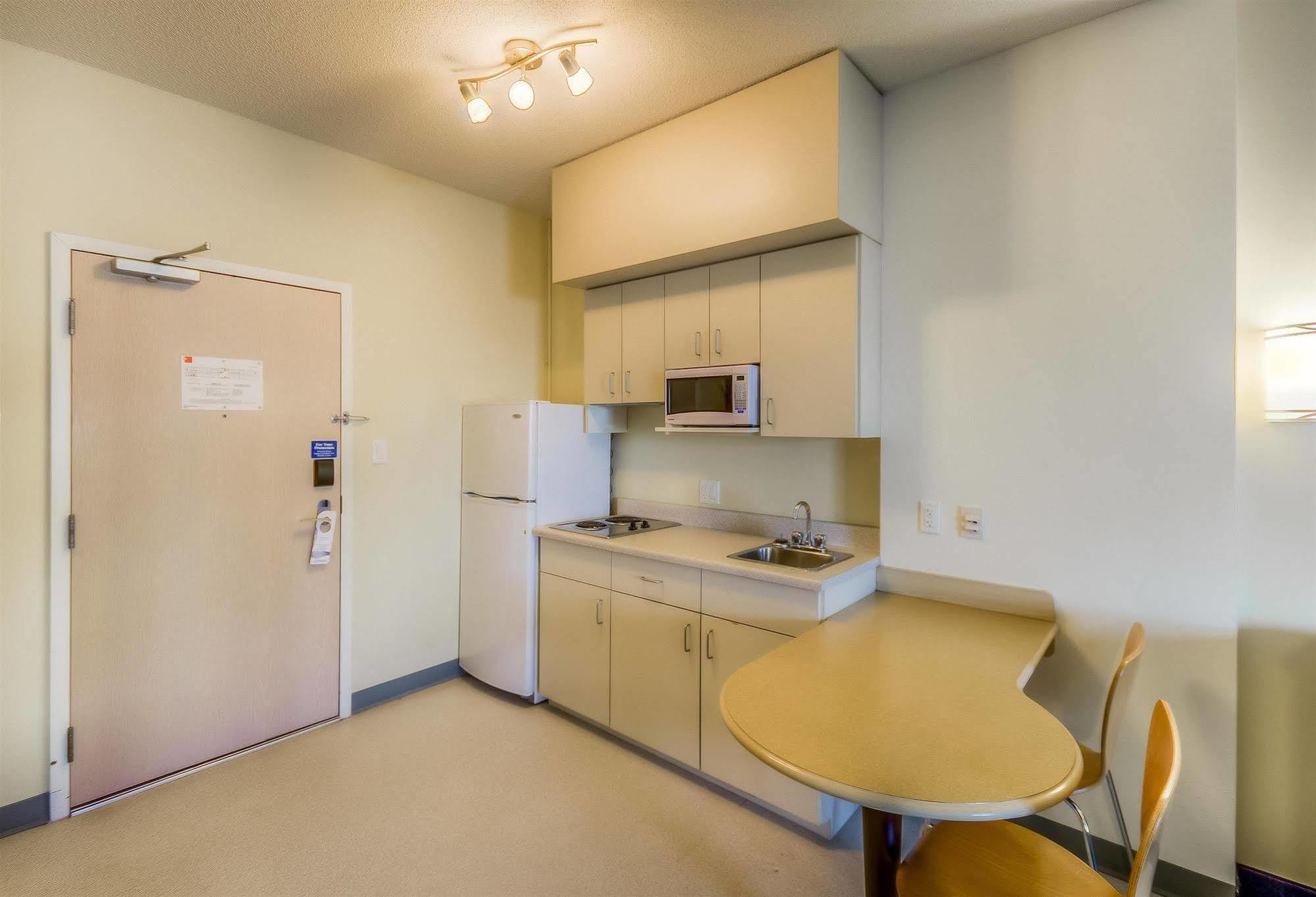 Motel 6-Estevan, SK Buitenkant foto