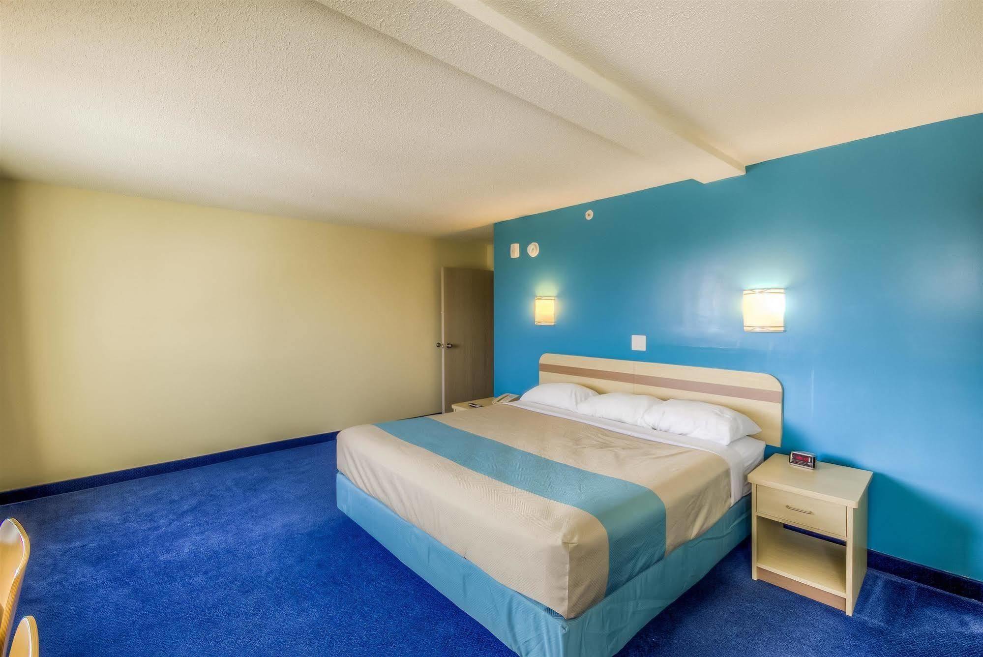 Motel 6-Estevan, SK Buitenkant foto