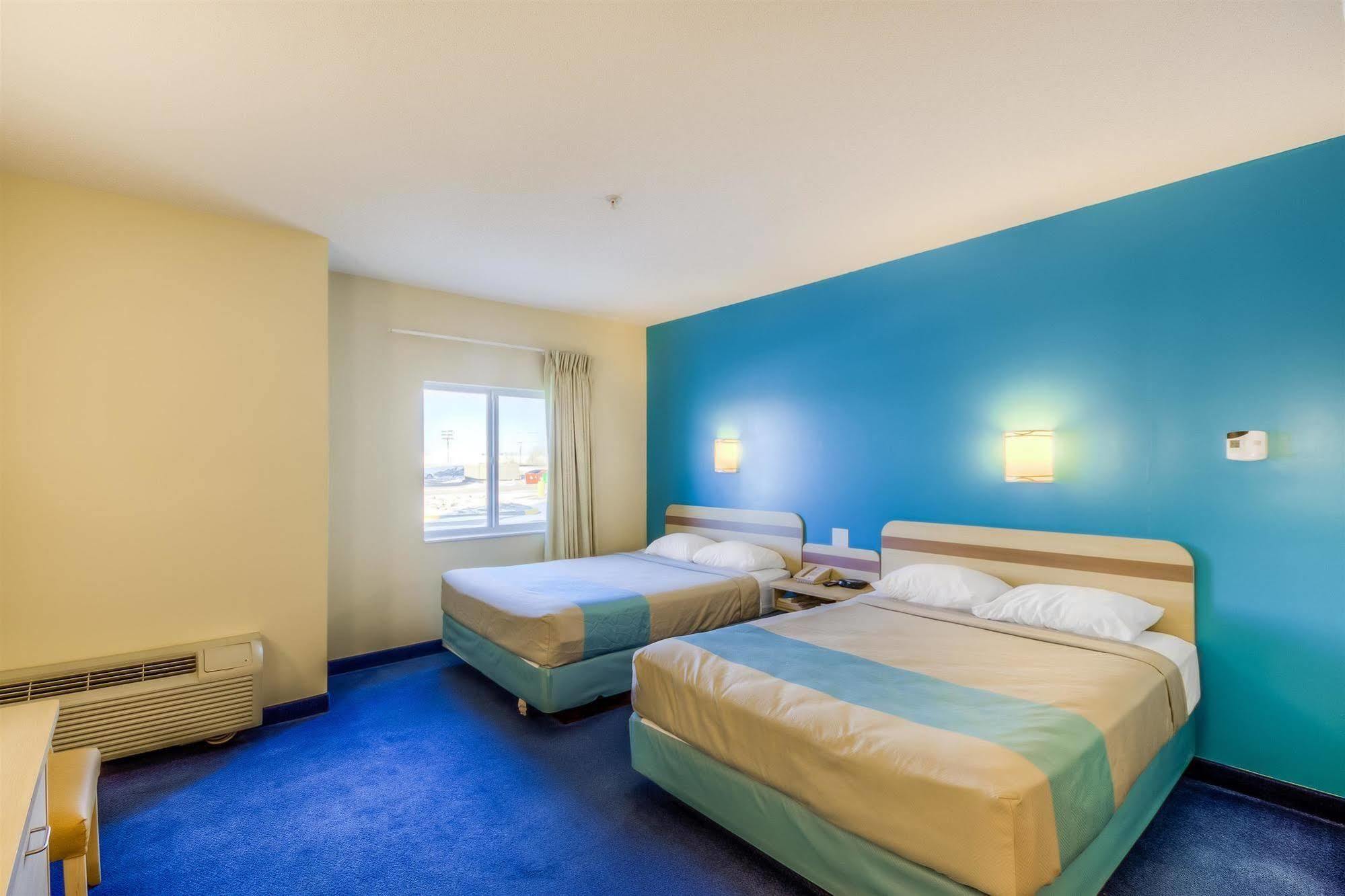 Motel 6-Estevan, SK Buitenkant foto