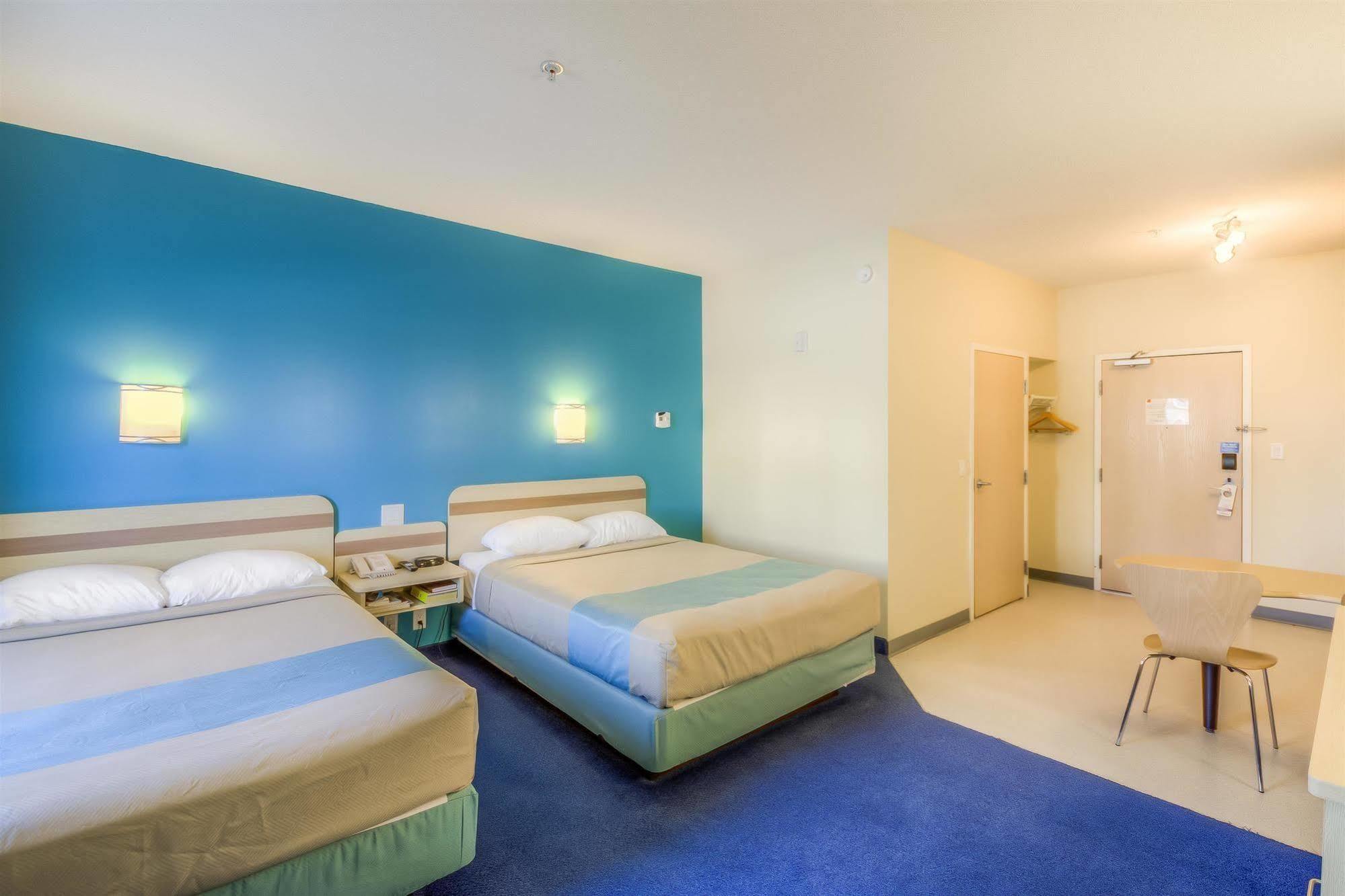 Motel 6-Estevan, SK Buitenkant foto