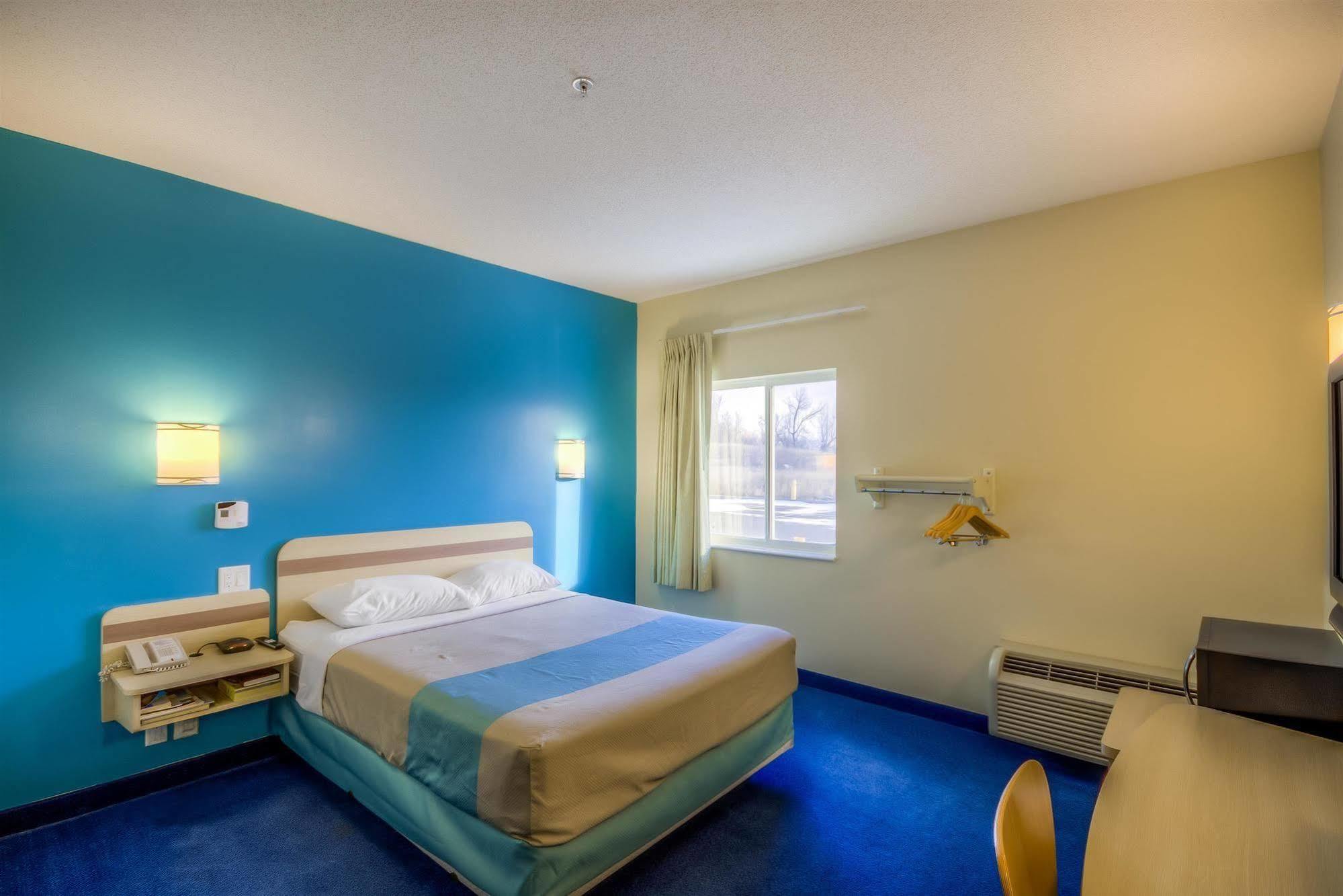 Motel 6-Estevan, SK Buitenkant foto
